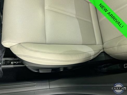 Used 2023 Genesis G70 2.0T RWD image 13