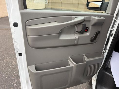 Used 2013 Chevrolet Express 2500 image 12
