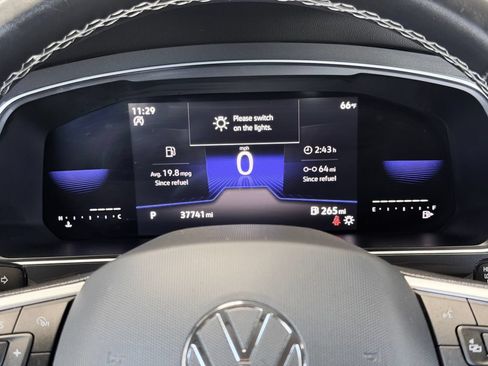 Used 2022 Volkswagen Tiguan SE FWD image 17