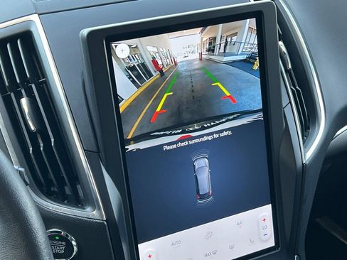 Used 2024 Ford Edge Titanium image 24