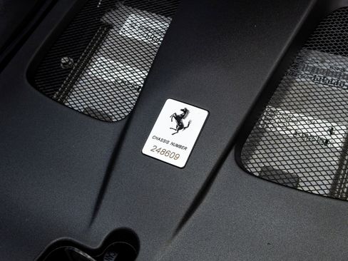 Used 2020 Ferrari 812 Superfast RWD image 38