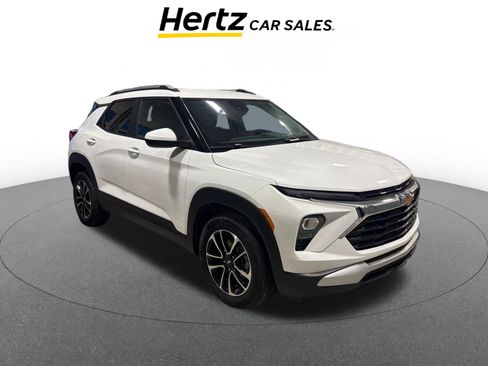 Used 2025 Chevrolet TrailBlazer LT image 1