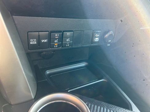 Used 2015 Toyota RAV4 Limited w/ Technology Package AWD/4WD image 34