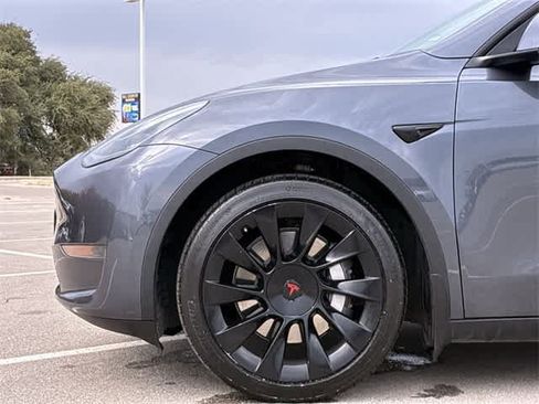 Used 2020 Tesla Model Y Long Range image 14