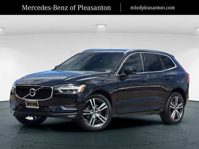 Used 2021 Volvo XC60 T5 Momentum w/ Protection Package Premier
