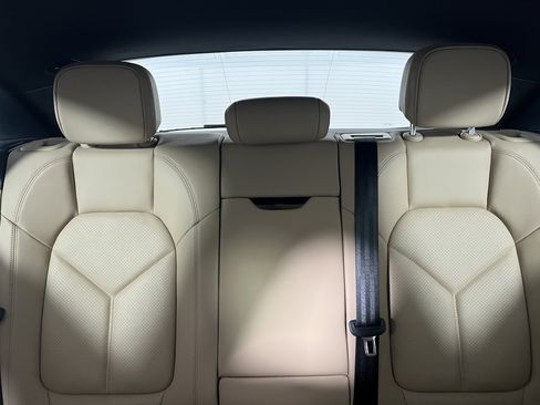 Certified 2024 Porsche Macan S AWD/4WD image 16