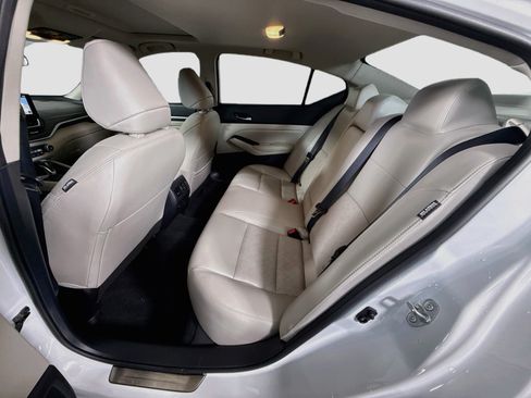 Used 2024 Nissan Altima 2.5 SL FWD image 25