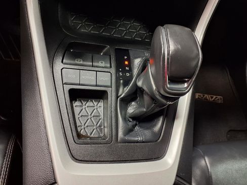 Used 2021 Toyota RAV4 XLE Premium FWD image 18
