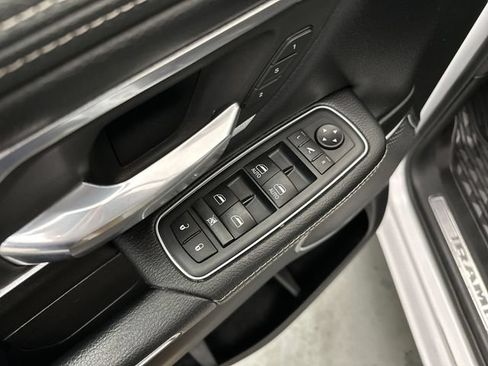 Used 2020 RAM 1500 Laramie AWD/4WD image 19