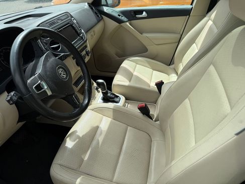 Used 2015 Volkswagen Tiguan SE image 11