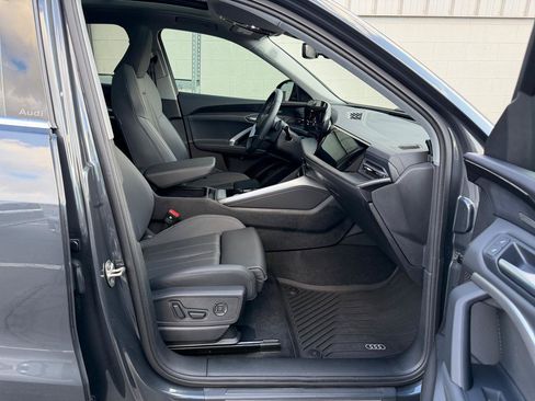 Used 2025 Audi Q5 Premium Plus w/ Premium Plus AWD/4WD image 16