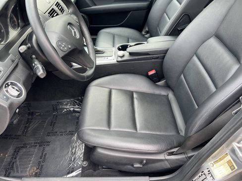 Used 2011 Mercedes-Benz C 300 Sedan image 9