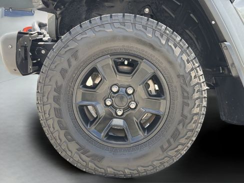Used 2022 Jeep Gladiator Mojave w/ LED Lighting Group AWD/4WD image 32