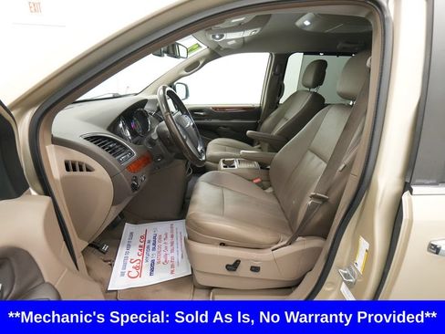 Used 2012 Chrysler Town & Country Touring-L w/ Driver Convenience Group FWD image 15