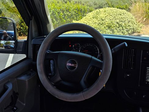 Used 2025 GMC Savana 3500 LT w/ LT Preferred Equipment Group RWD image 26