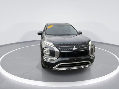 Used 2025 Mitsubishi Outlander SEL image 3