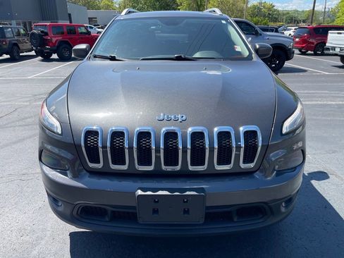 Used 2015 Jeep Cherokee Latitude w/ Cold Weather Group AWD/4WD image 5