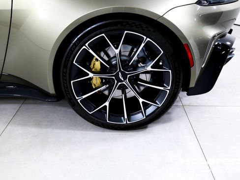 Used 2026 Aston Martin V8 Vantage S RWD image 28