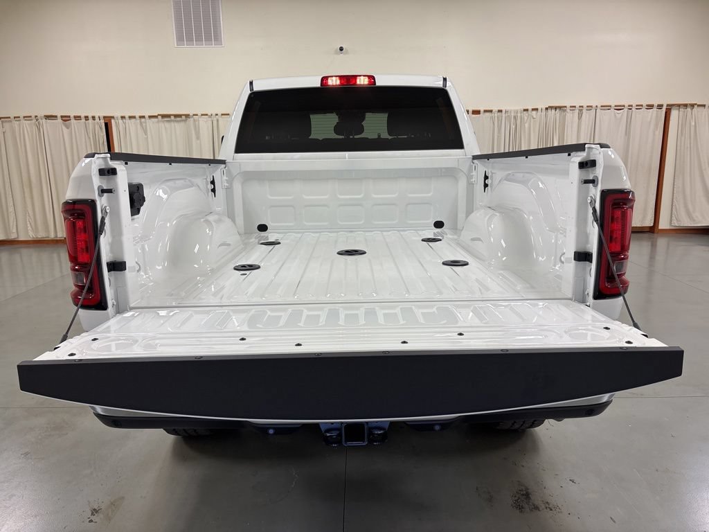 New 2026 RAM 2500 Big Horn AWD/4WD image 9