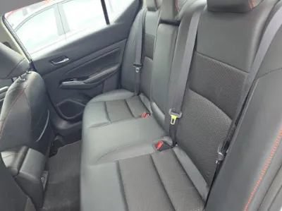 Used 2025 Nissan Altima 2.5 SR FWD image 12