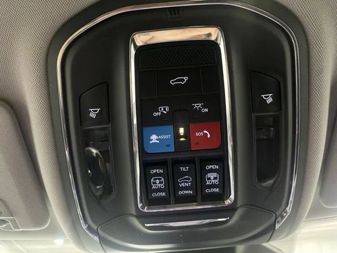 Used 2023 Jeep Grand Cherokee 4WD 4xe image 26