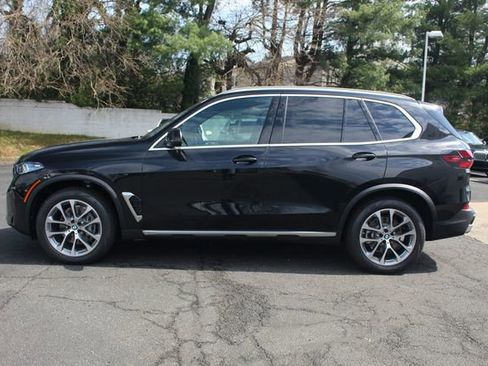New 2026 BMW X5 xDrive40i w/ Premium Package image 4