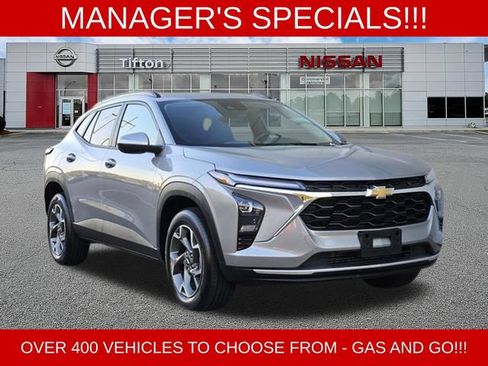 Used 2025 Chevrolet Trax LT w/ LT Convenience Package FWD image 1