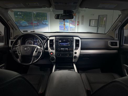 Used 2019 Nissan Titan PRO-4X AWD/4WD image 19