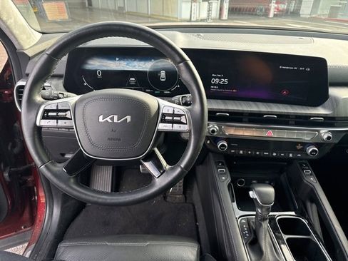 Used 2024 Kia Telluride SX Prestige w/ Towing Package image 20