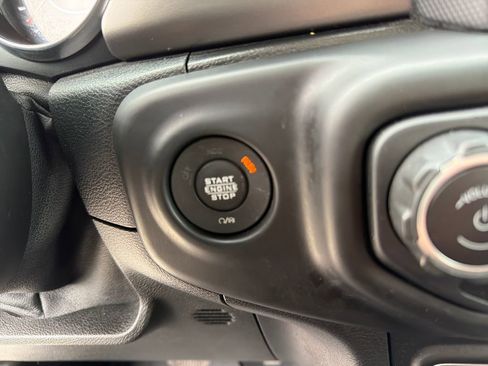 Used 2021 Jeep Wrangler Unlimited Sport image 31