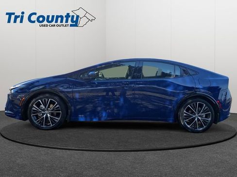 Used 2025 Toyota Prius XLE image 5