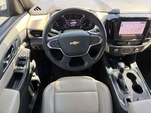 Used 2022 Chevrolet Traverse LT w/ LT Premium Package image 27
