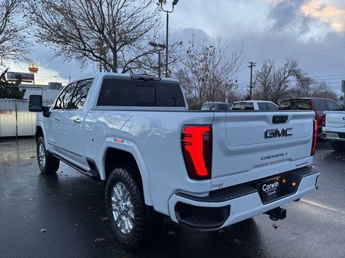 Used 2024 GMC Sierra 2500 Denali Ultimate image 6