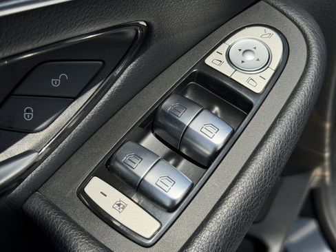 Used 2020 Mercedes-Benz GLC 300 image 14