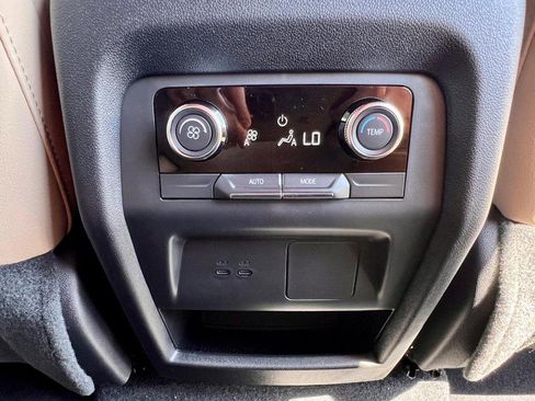 New 2026 Buick Enclave Preferred image 13