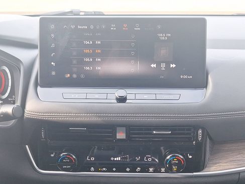Used 2024 Nissan Rogue Platinum FWD image 33