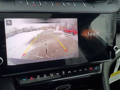 New 2026 Jeep Grand Cherokee Altitude AWD/4WD image 27