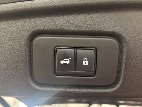 Used 2024 Nissan Pathfinder Platinum w/ Black Appearance Package image 14