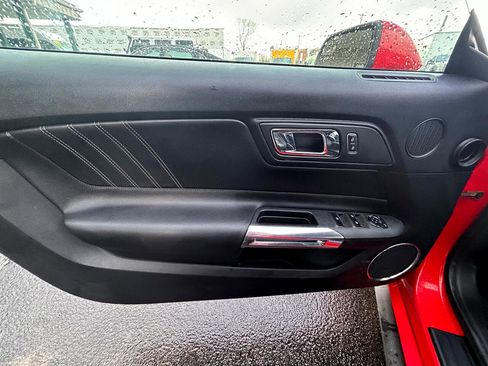 Used 2016 Ford Mustang Premium image 15