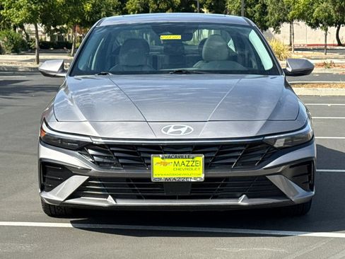 Used 2025 Hyundai Elantra Limited FWD image 7