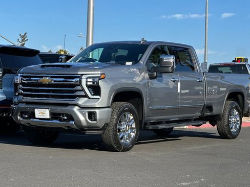New 2026 Chevrolet Silverado 2500 High Country w/ Max Trailering Package AWD/4WD image 7