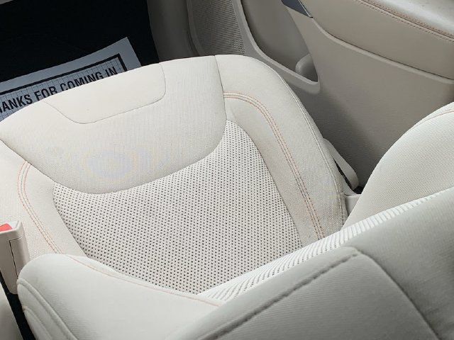 Used 2020 Jeep Cherokee Latitude FWD image 33