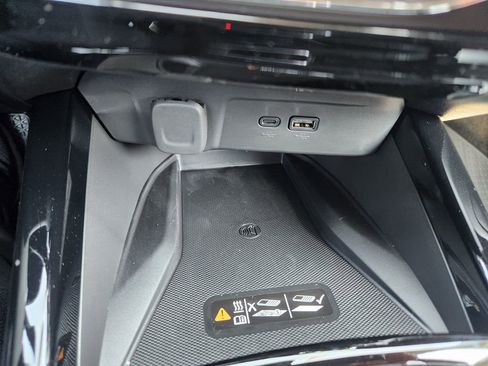 New 2026 Chevrolet Trax ACTIV w/ Sunroof Package FWD image 20
