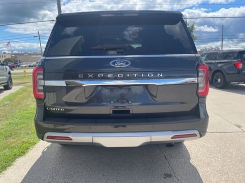 Used 2024 Ford Expedition Limited image 13