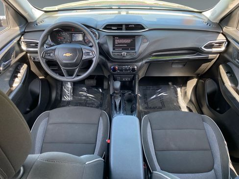 Used 2023 Chevrolet TrailBlazer LT FWD image 10