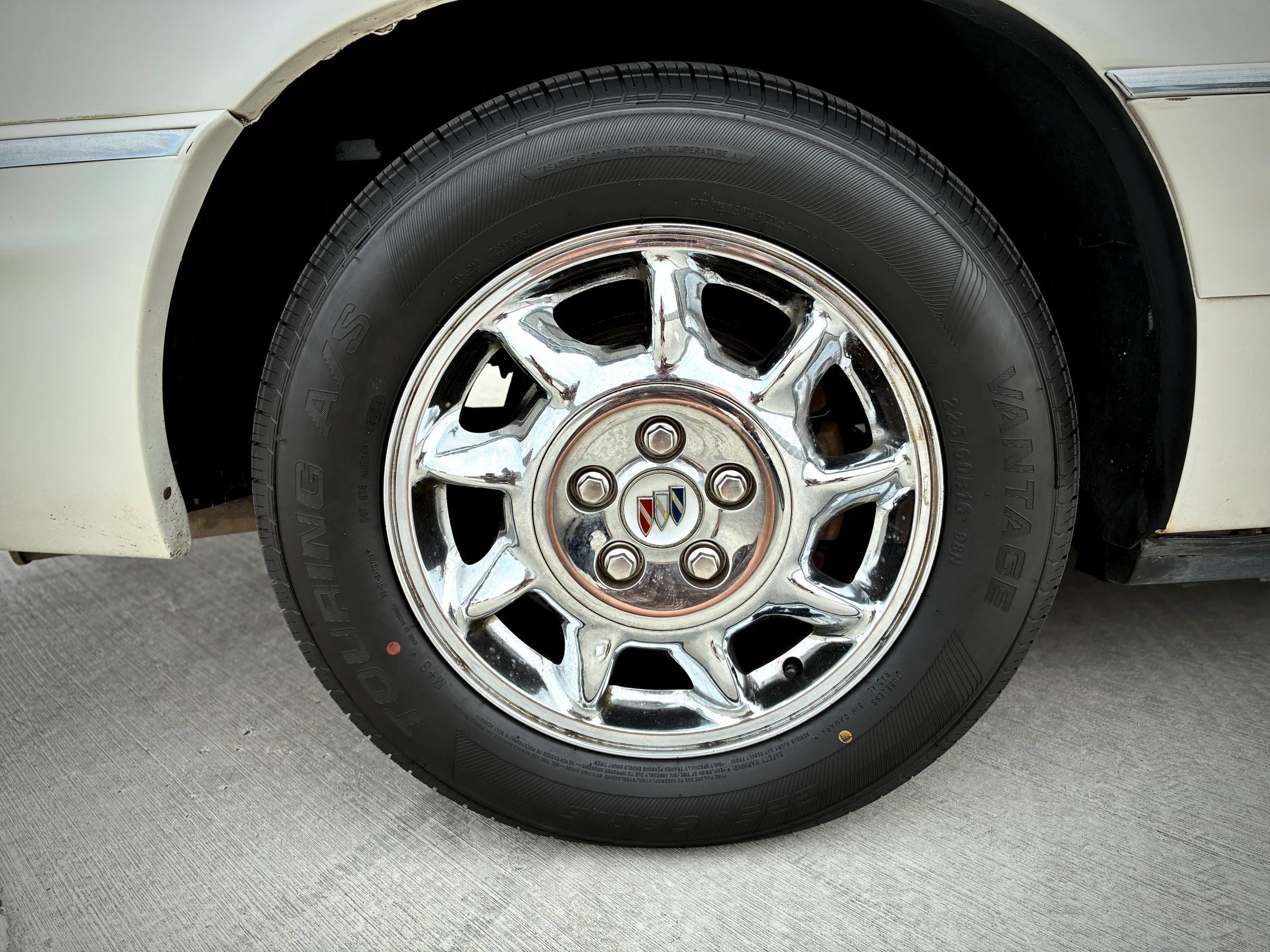 Used 2002 Buick Park Avenue w/ Prestige Pkg FWD image 36