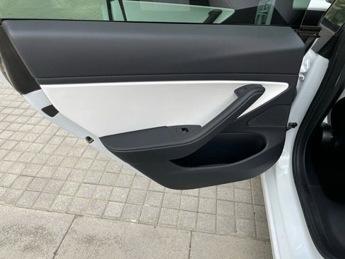 Used 2021 Tesla Model 3 Standard Range Plus image 22