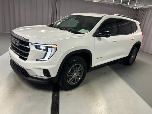 Used 2025 GMC Acadia Elevation FWD image 3