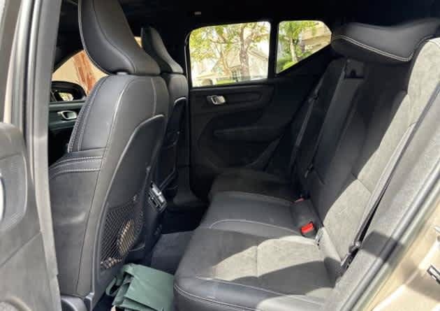 Used 2023 Volvo XC40 Recharge Plus w/ Protection Package Premier AWD/4WD image 3