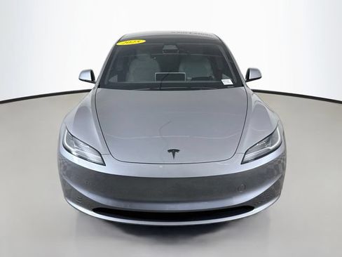 Used 2025 Tesla Model 3 RWD image 2